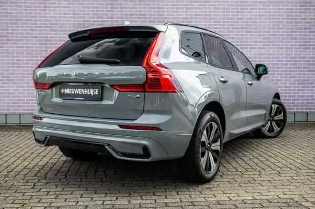 Volvo XC60 (2025) thumbnail 2