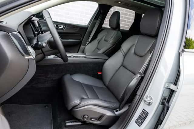 Volvo XC60 (2025) thumbnail 6