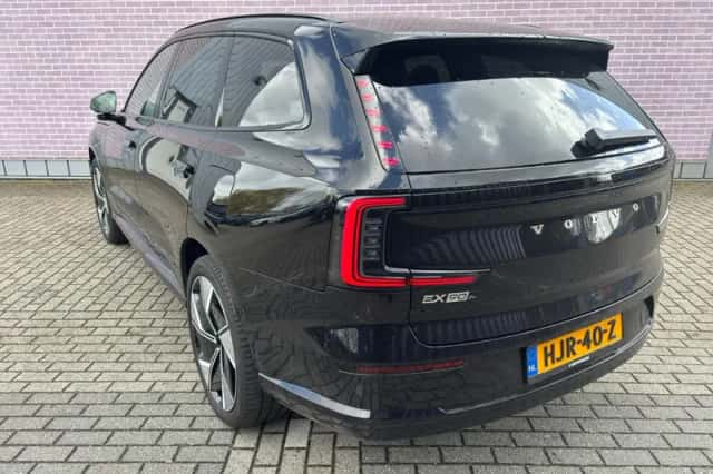 Volvo EX90 (2025) thumbnail 4