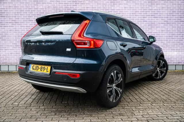 Volvo XC40 (2021) thumbnail 2