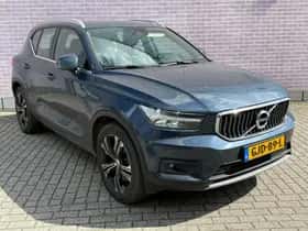 Volvo XC40 thumbnail 3