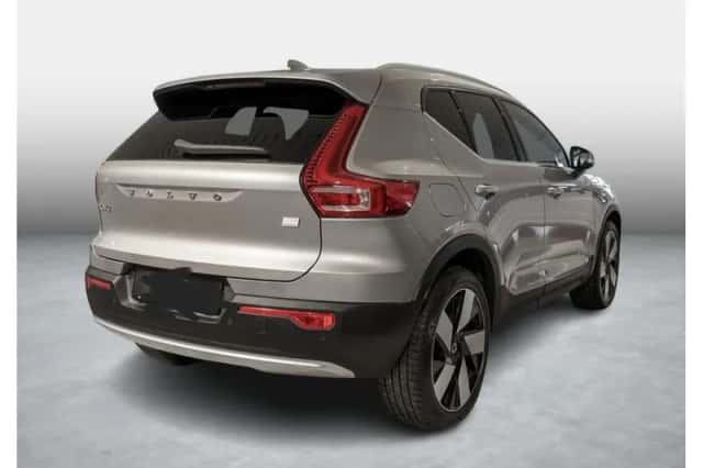 Volvo XC40 (2022) thumbnail 3