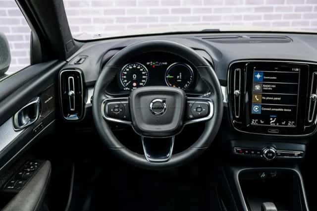Volvo XC40 (2022) thumbnail 3