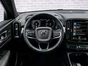 Volvo XC40 thumbnail 3
