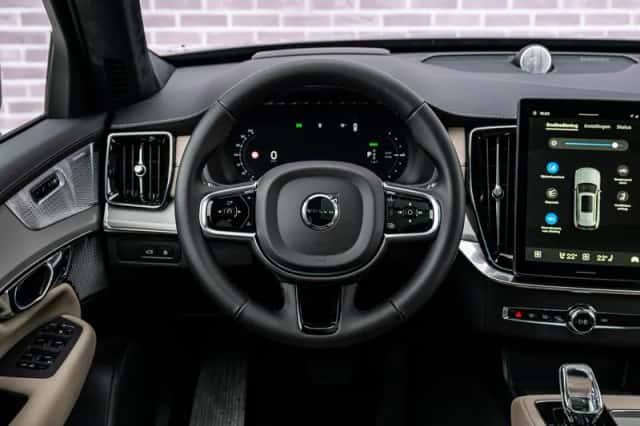 Volvo XC90 (2026) thumbnail 3