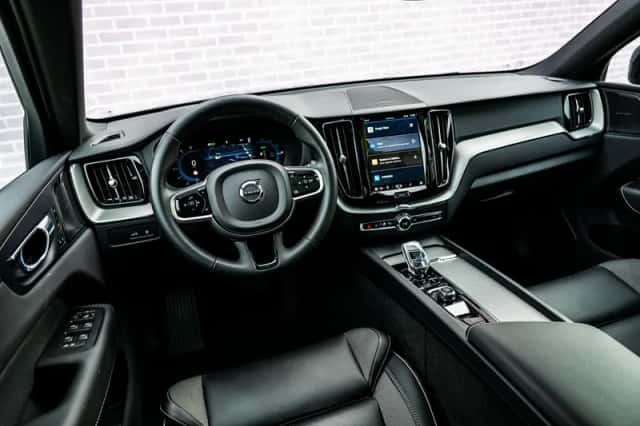 Volvo XC60 (2024) thumbnail 11