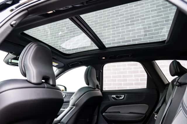 Volvo XC60 (2024) thumbnail 32