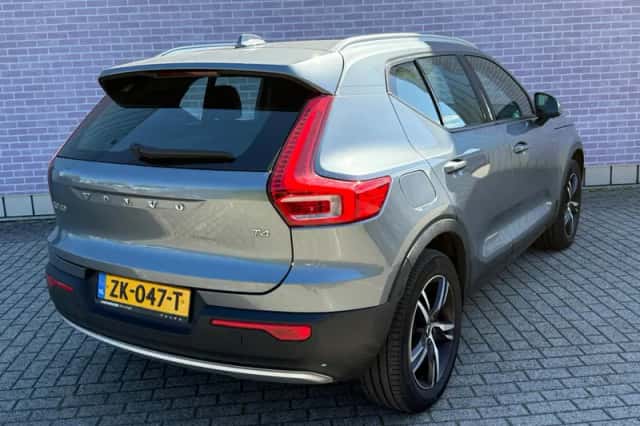 Volvo XC40 (2019) thumbnail 2