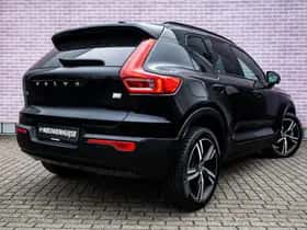 Volvo XC40 thumbnail 2