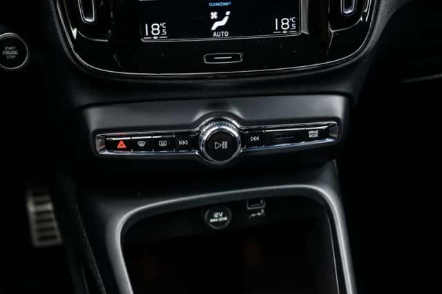 Volvo XC40 (2021) thumbnail 21