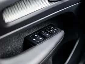 Volvo XC40 thumbnail 24