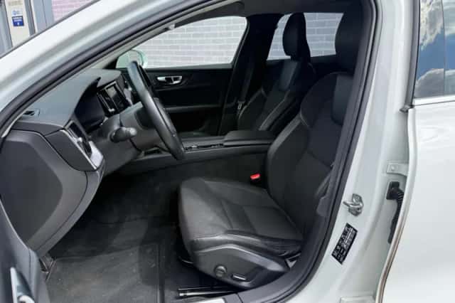 Volvo V60 (2020) thumbnail 6