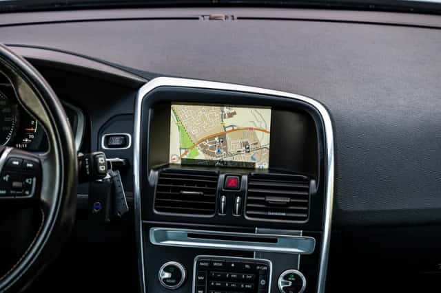 Volvo XC60 (2016) thumbnail 12