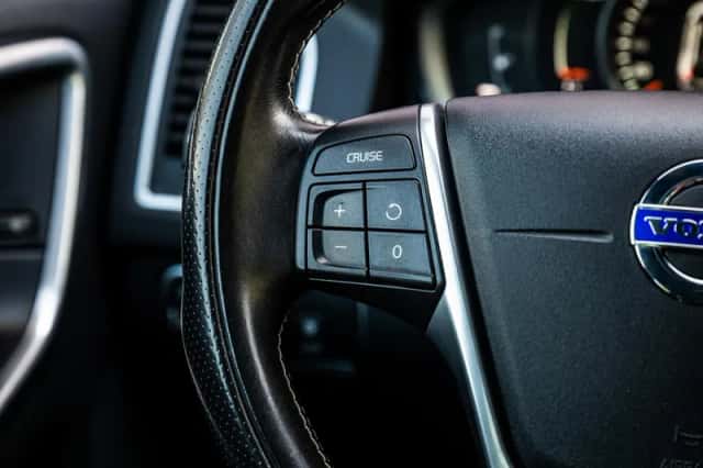 Volvo XC60 (2016) thumbnail 24