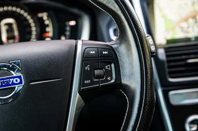 Volvo XC60 (2016) thumbnail 25