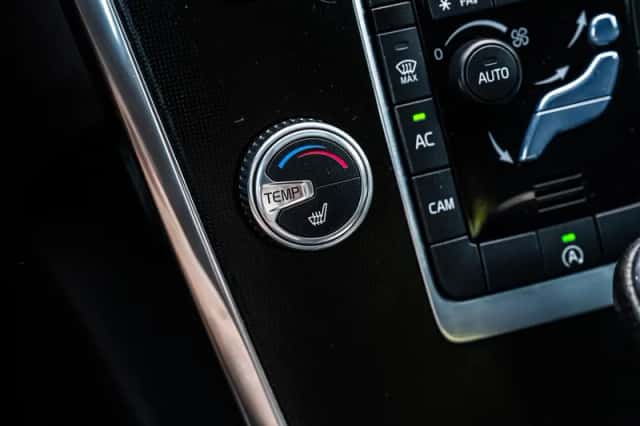 Volvo XC60 (2016) thumbnail 27