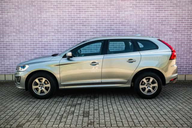 Volvo XC60 (2016) thumbnail 4