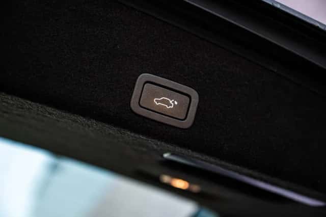 Volvo XC60 (2016) thumbnail 32