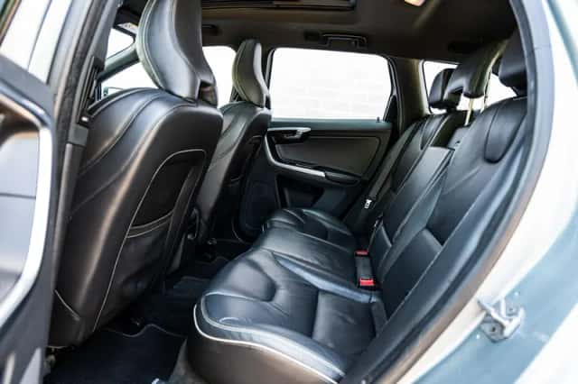 Volvo XC60 (2016) thumbnail 8