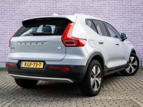 Volvo XC40 thumbnail 2