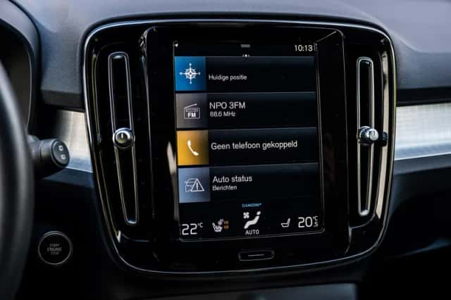 Volvo XC40 (2022) thumbnail 18