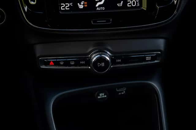 Volvo XC40 (2022) thumbnail 22