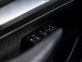 Volvo XC40 thumbnail 23
