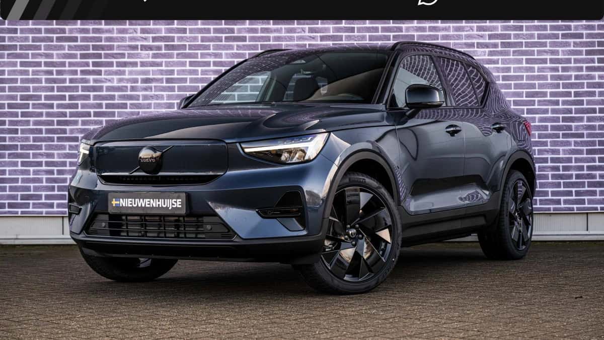 Volvo EX40 (2026) — foto 1