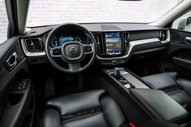 Volvo XC60 (2023) thumbnail 12