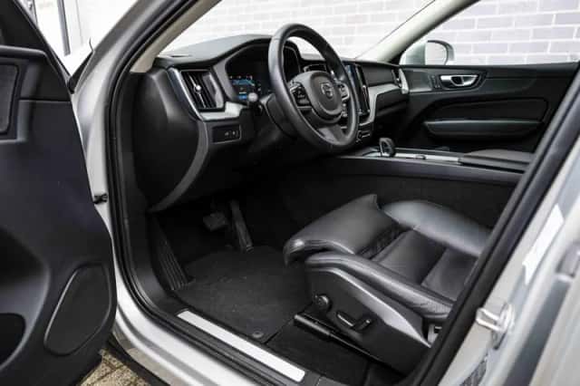 Volvo XC60 (2023) thumbnail 18