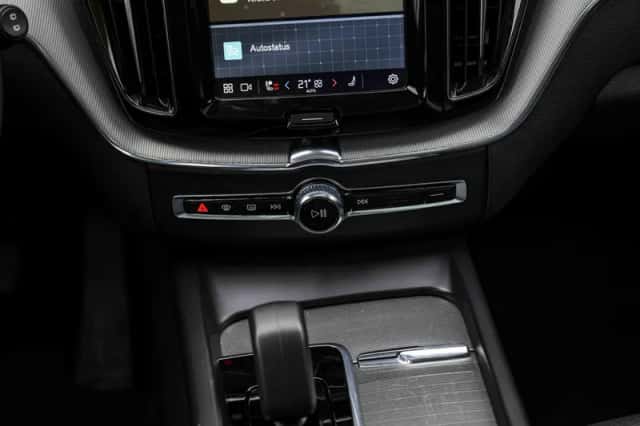 Volvo XC60 (2023) thumbnail 24