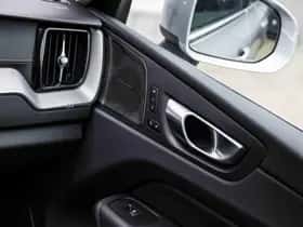 Volvo XC60 thumbnail 25