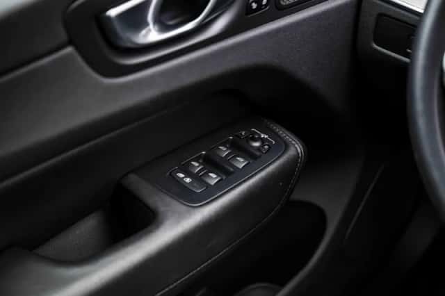 Volvo XC60 (2023) thumbnail 27