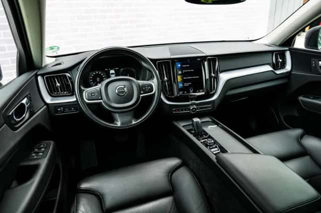 Volvo XC60 (2020) thumbnail 5