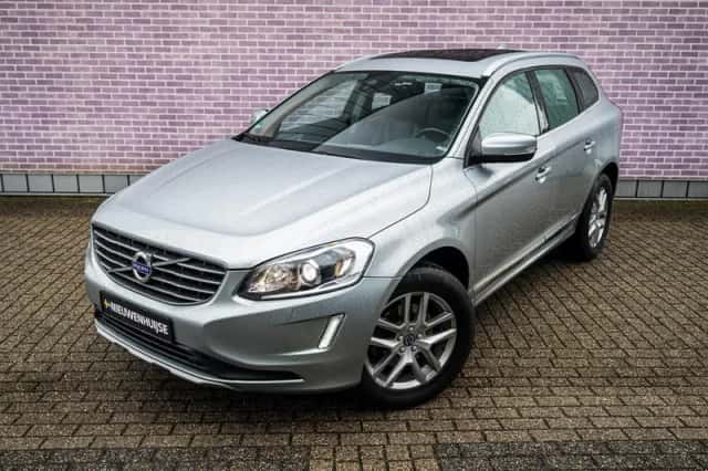 Volvo XC60 (2017) thumbnail 16