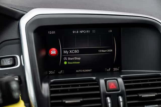Volvo XC60 (2017) thumbnail 24