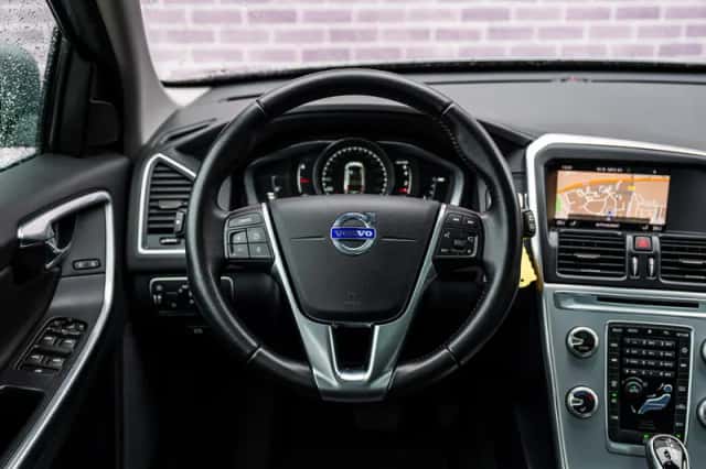 Volvo XC60 (2017) thumbnail 4