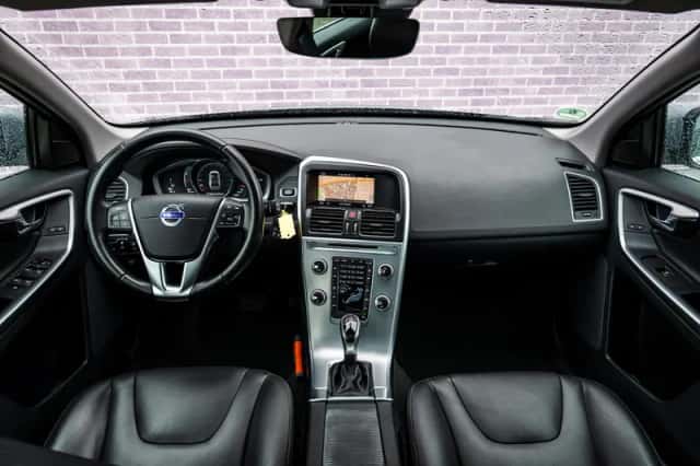 Volvo XC60 (2017) thumbnail 6