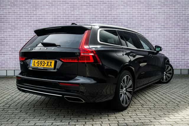Volvo V60 (2019) thumbnail 2