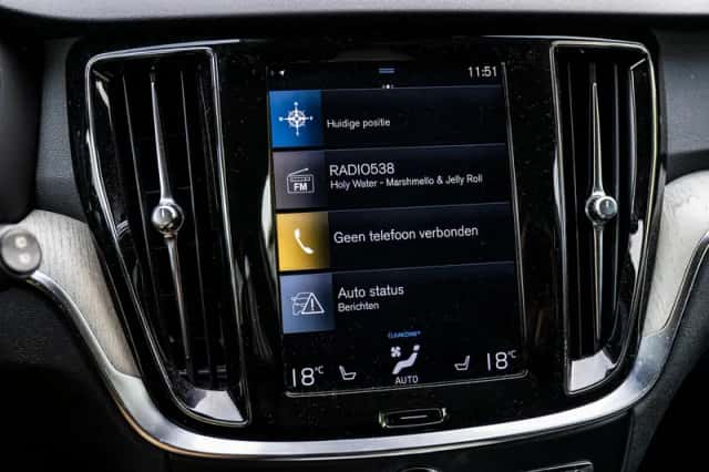 Volvo V60 (2019) thumbnail 17