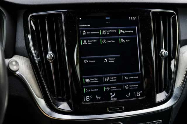 Volvo V60 (2019) thumbnail 18