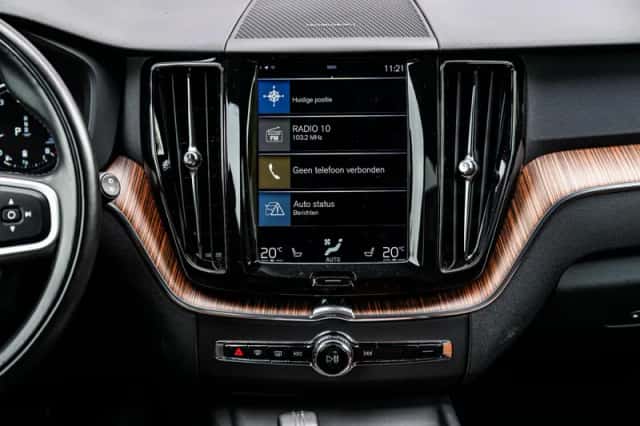 Volvo XC60 (2021) thumbnail 12