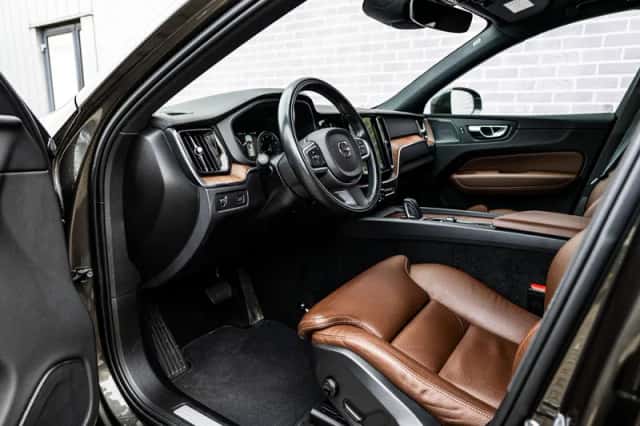 Volvo XC60 (2021) thumbnail 17