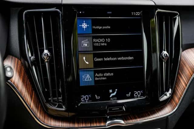 Volvo XC60 (2021) thumbnail 18