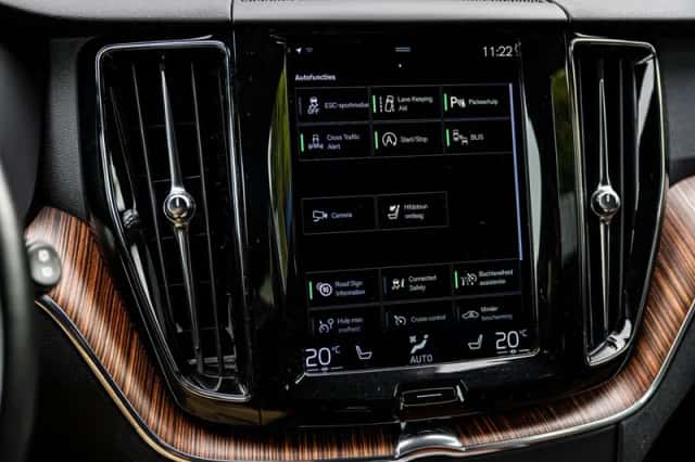Volvo XC60 (2021) thumbnail 19