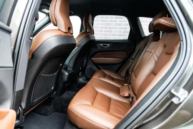 Volvo XC60 (2021) thumbnail 8