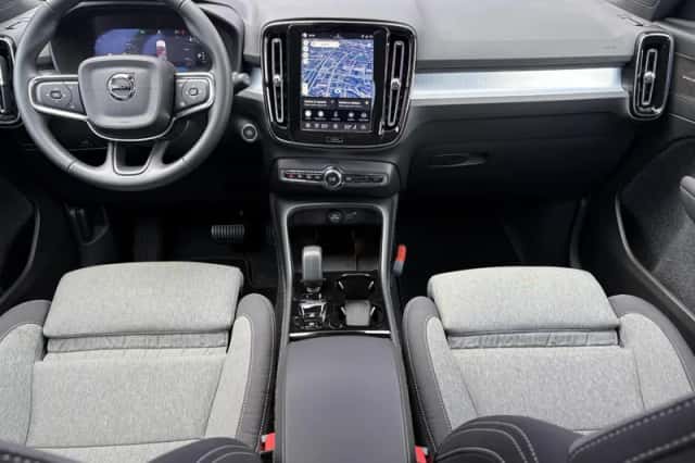 Volvo XC40 (2026) thumbnail 4