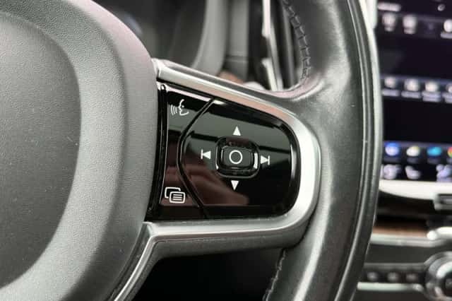 Volvo XC60 (2021) thumbnail 25