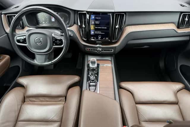 Volvo XC60 (2021) thumbnail 5