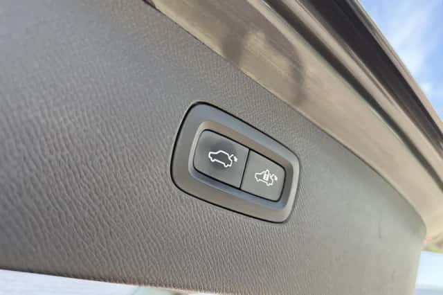 Volvo XC90 (2021) thumbnail 17